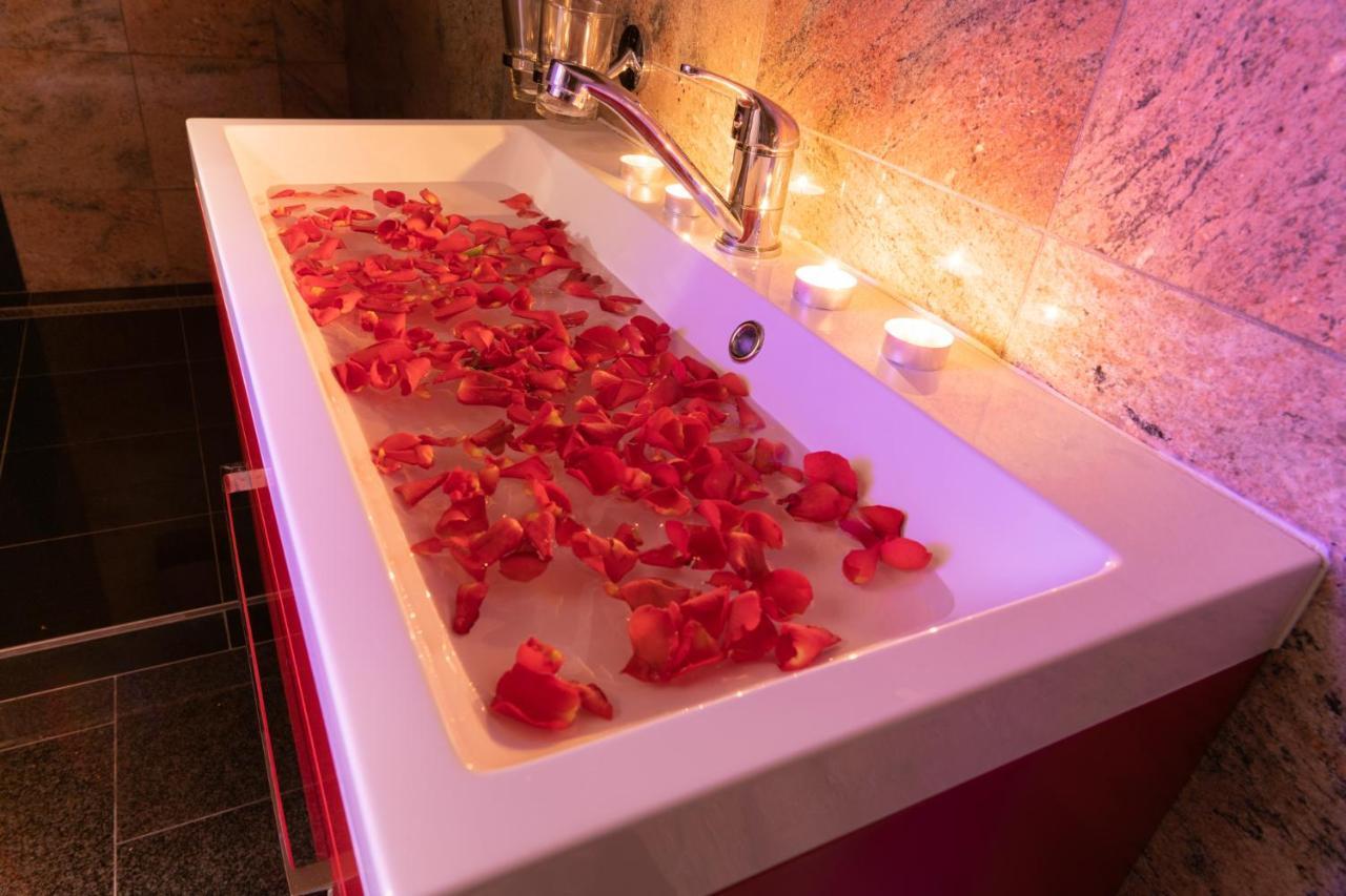 Romanticky Wellness Suite Hotel Heinz Dobris Exterior foto